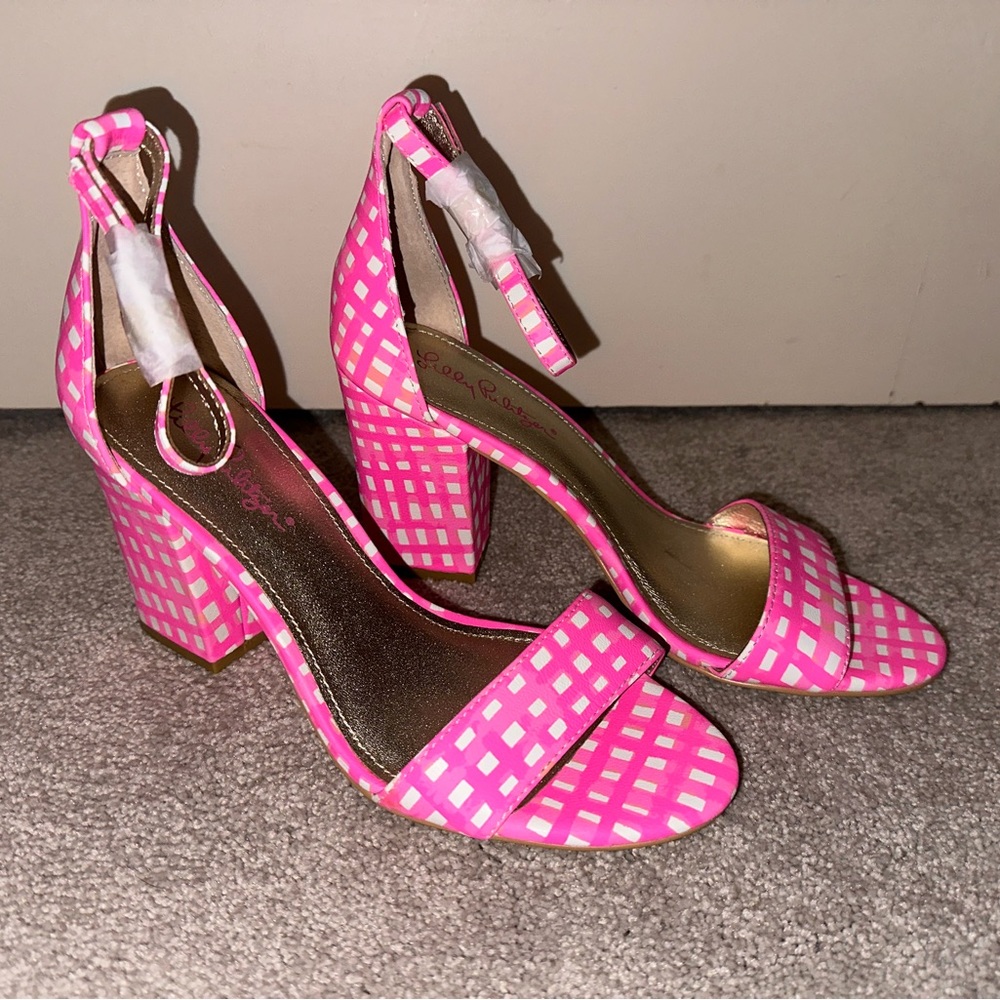 NWT Amber Lynn Sandals Pink Tropics